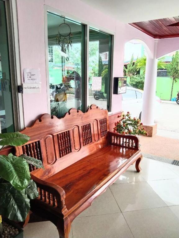 โอโย 75399 โชคทิพย์รัตน์ เพลซ Hotel อุดรธานี ภายนอก รูปภาพ
