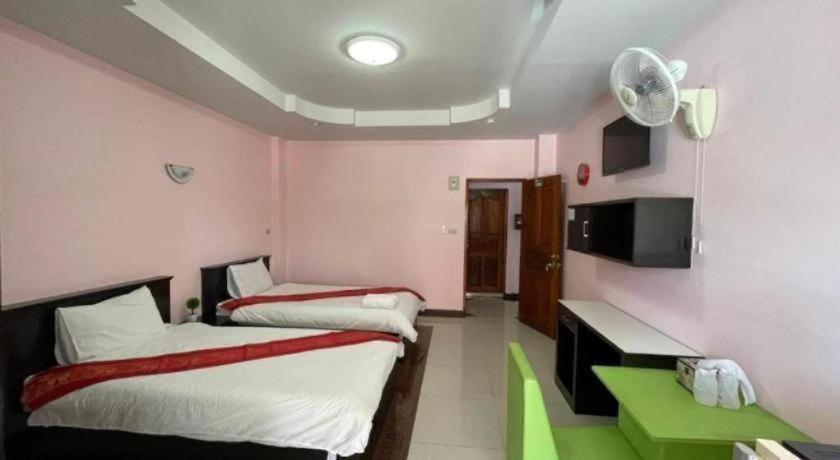 โอโย 75399 โชคทิพย์รัตน์ เพลซ Hotel อุดรธานี ภายนอก รูปภาพ